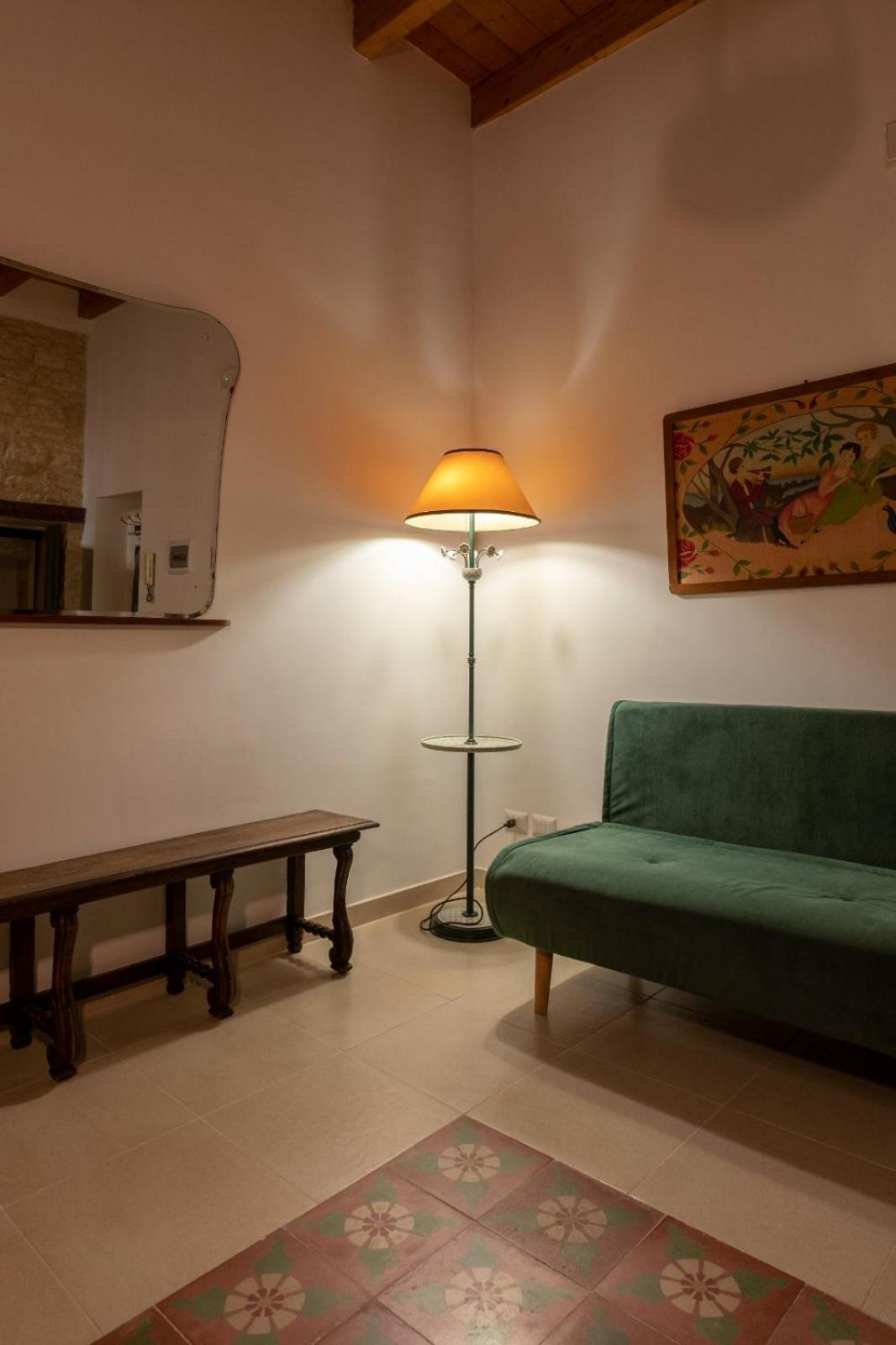 Palazzo Rizzi Dimora Dei Templari Hotel Bitetto Luaran gambar