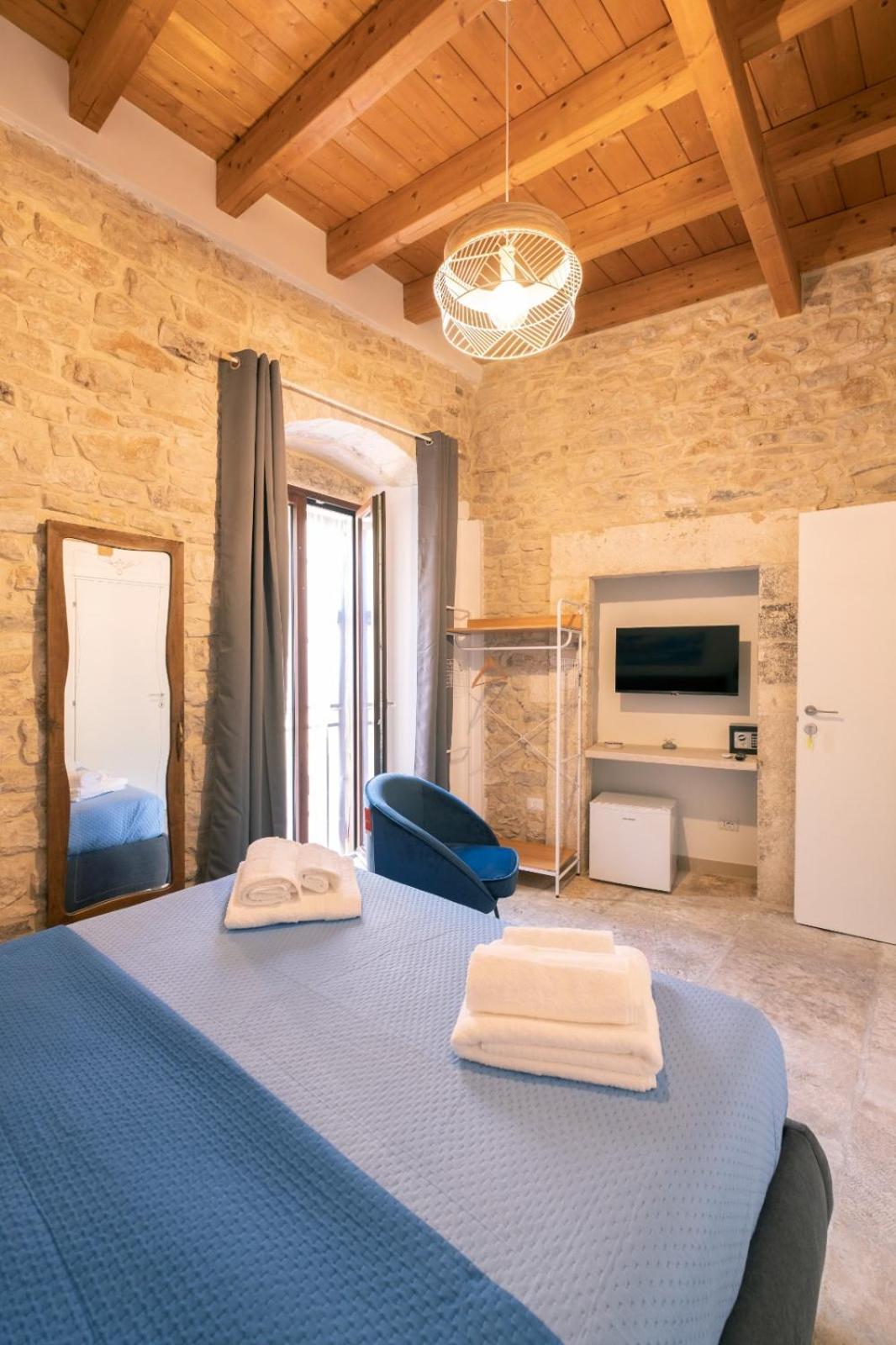 Palazzo Rizzi Dimora Dei Templari Hotel Bitetto Luaran gambar
