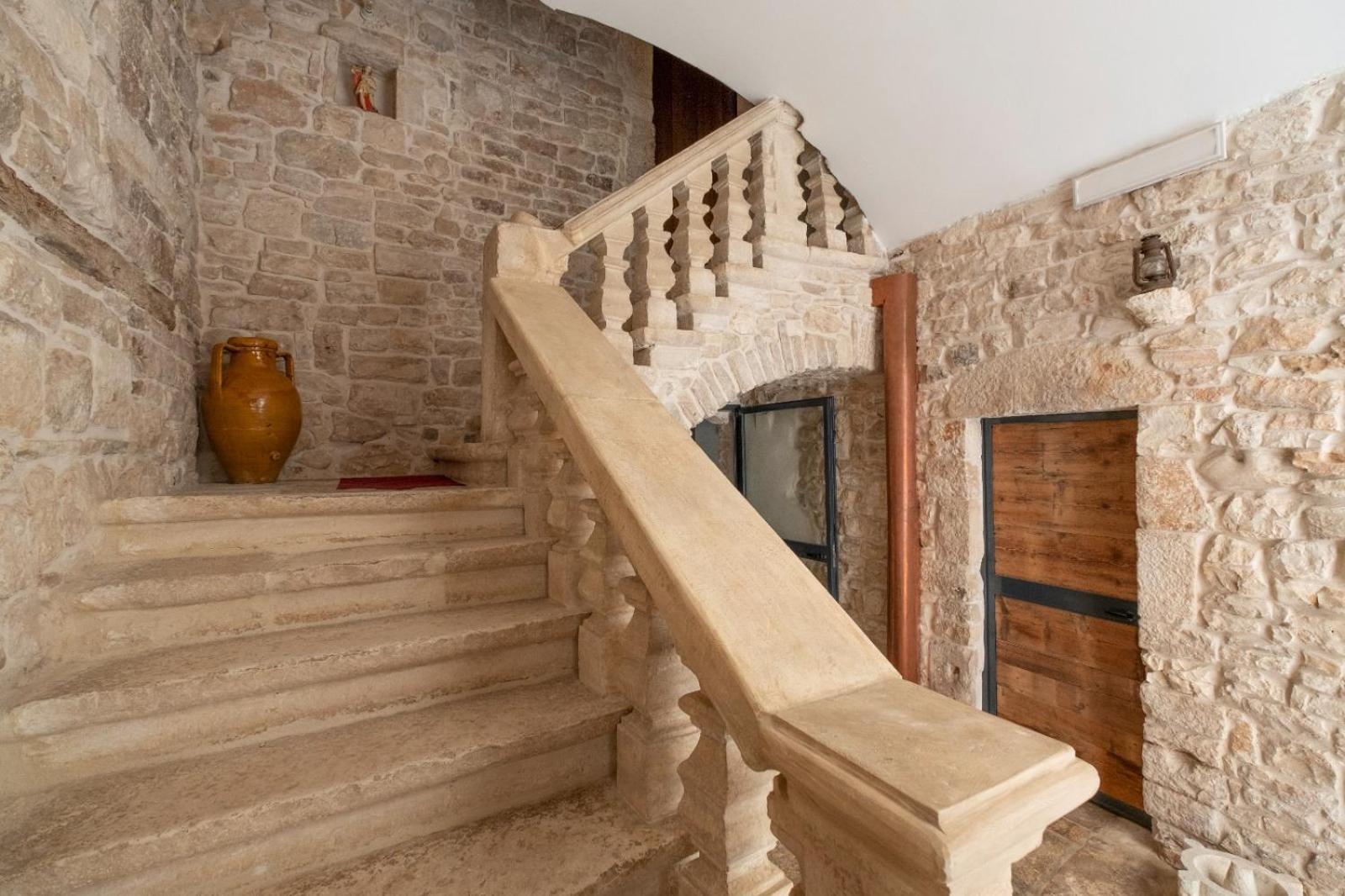 Palazzo Rizzi Dimora Dei Templari Hotel Bitetto Luaran gambar