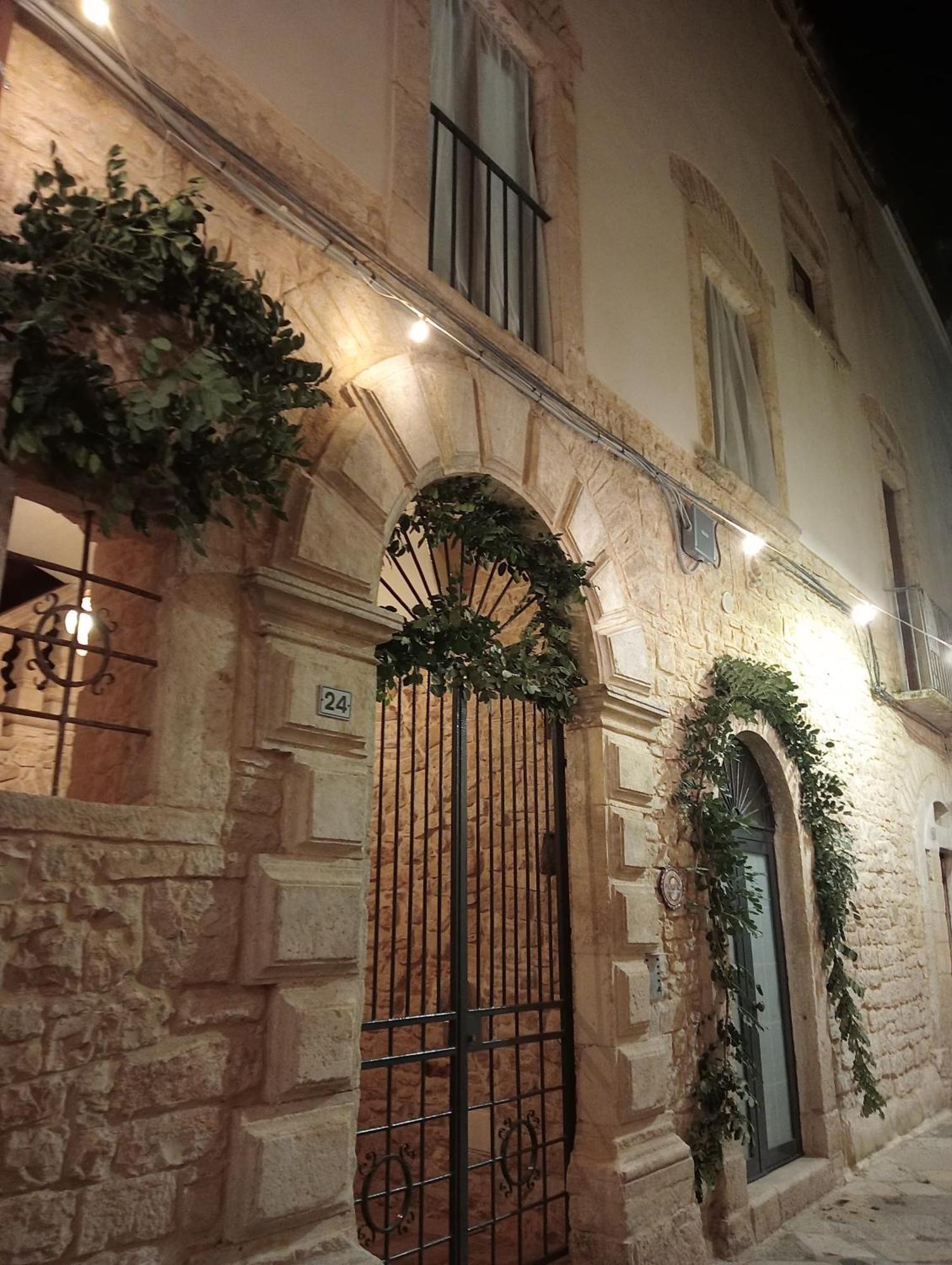 Palazzo Rizzi Dimora Dei Templari Hotel Bitetto Luaran gambar